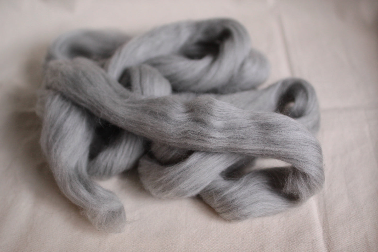 Corriedale - undyed grey combed top