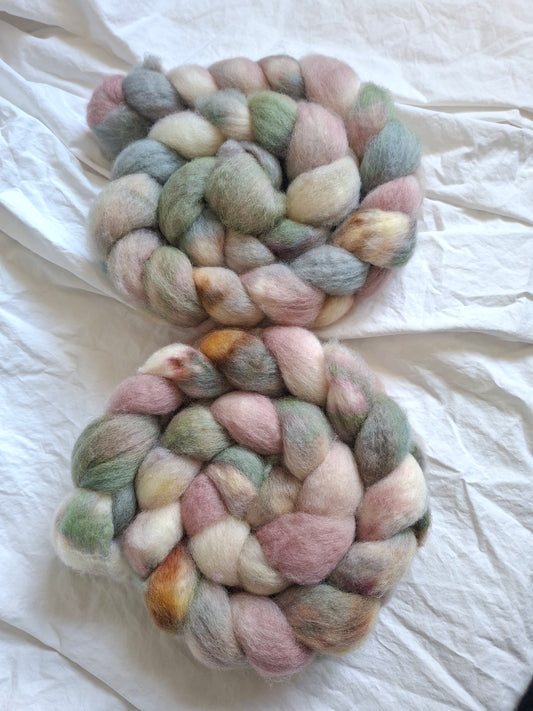 Water Lillies - BFL combed top (nonsuperwash)
