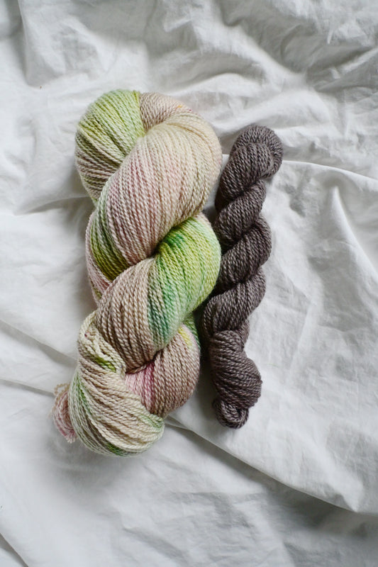 Flowerbed/Chicory - Sock Set - Natural BFL Fingering