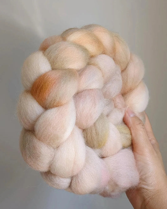 Sahara Dune - Falkland combed top (nonsuperwash)